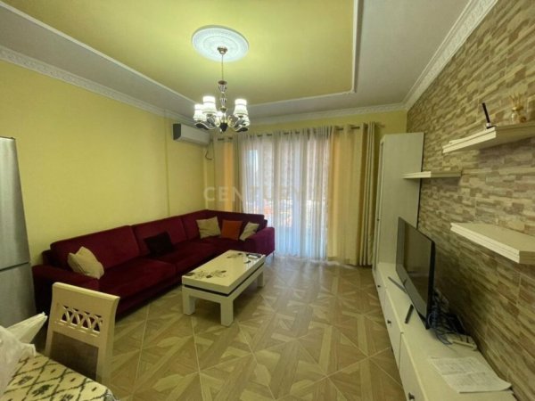 Tirane, jepet me qera apartament 1+1 Kati 6, 66 m² 450 € (vilat gjermane)
