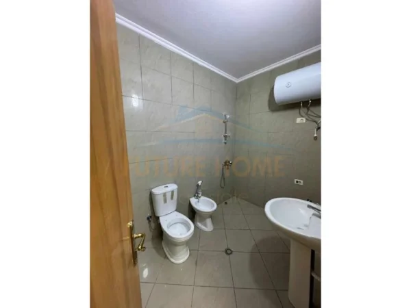 Tirane, shitet apartament 2+1 Kati 7, 101 m² 136.000 € (Unaza e Re)