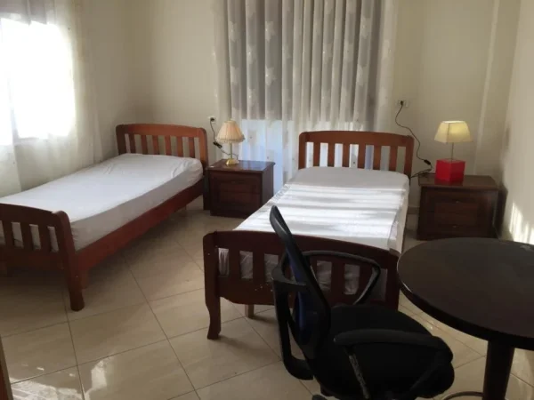 Tirane, jepet me qera apartament , 110 m² 350 € (YZBERISHT)