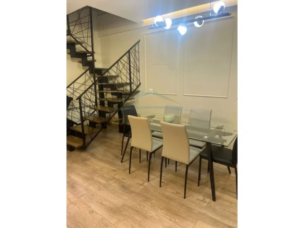 Tirane, shitet apartament duplex Dublex Kati 6, 130 m² 160.000 € (Fresku)