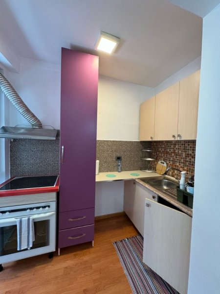 Tirane, jepet me qera apartament 1+1+Ballkon Kati 2, 60 m² 450 € (rruga Nikolla Lena)