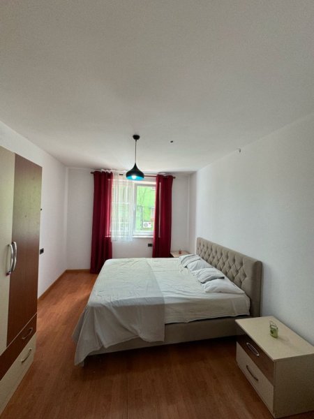 Tirane, jepet me qera apartament 1+1+Ballkon Kati 2, 60 m² 450 € (rruga Nikolla Lena)