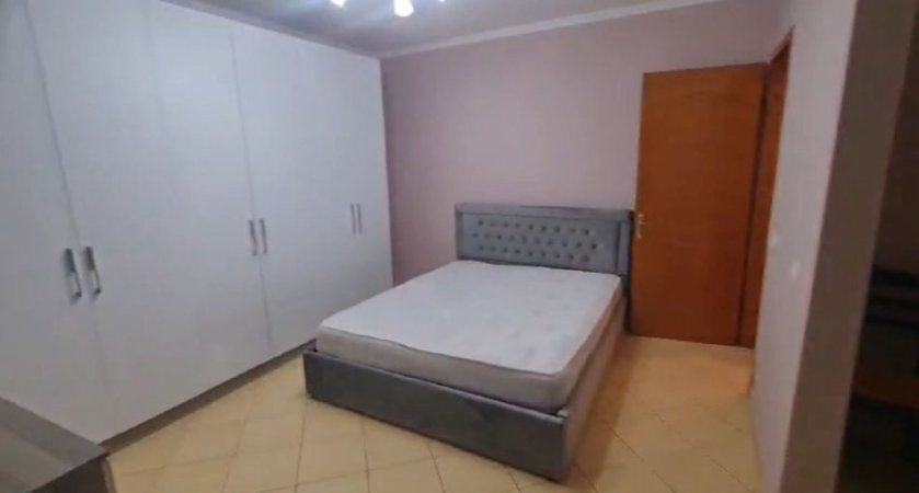 Tirane, jepet me qera apartament 1+1 Kati 4, 70 m² 400 € (Don Bosko)
