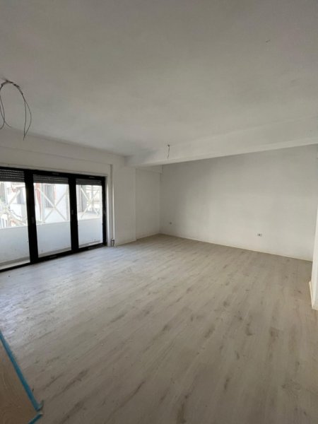 Tirane, jepet me qera apartament 2+1 Kati 1, 76 m² 550 € (Kodra e Dilellit)
