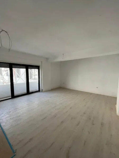Tirane, jepet me qera apartament 2+1 Kati 1, 76 m² 550 € (Kodra e Dilellit)