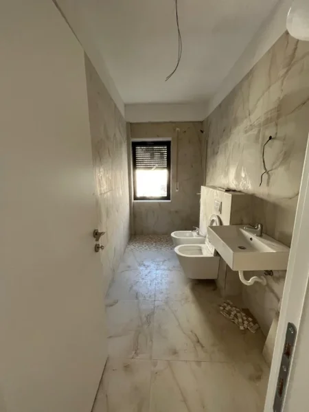 Tirane, jepet me qera apartament 2+1 Kati 1, 76 m² 550 € (Kodra e Dilellit)