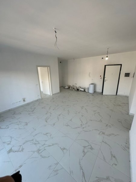 Tirane, jepet me qera zyre Kati 5, 120 m² 750 € (Myslym Shyri)