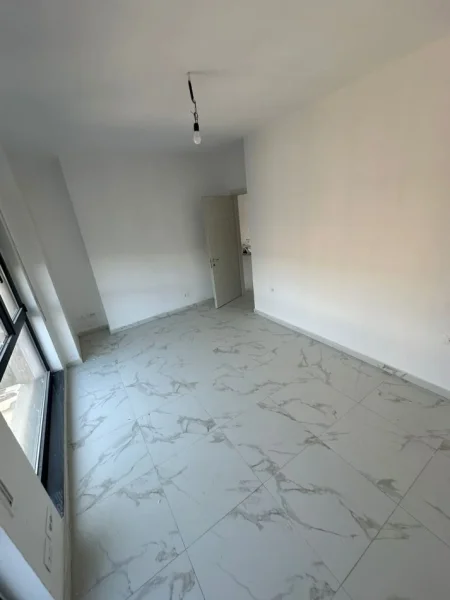 Tirane, jepet me qera zyre Kati 5, 120 m² 750 € (Myslym Shyri)