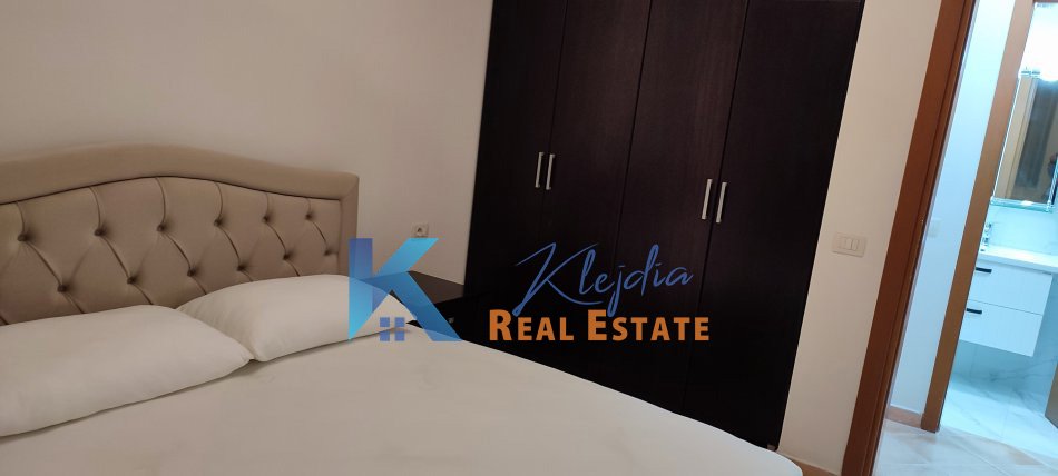 Tirane, jap me qera apartament 1+1+Ballkon Kati 7, 68 m² 470 € (afer Xhamise se Tabakeve)