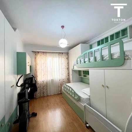 Tirane, jepet me qera apartament 2+1 Kati 5, 120 m² 500 € (Fresku) TT 614