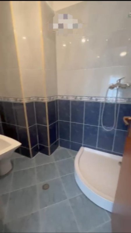 Tirane, jepet me qera apartament 2+1 , 130 m² 500 € (KODRA E DIELLIT)