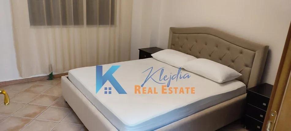 Tirane, jap me qera apartament 1+1+Ballkon Kati 7, 68 m² 470 € (Te xhamia e Tabakeve)