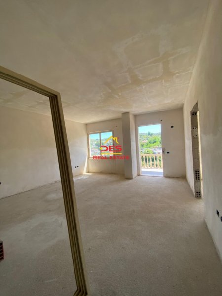 Vlore, shitet apartament 2+1+Ballkon Kati 9, 118 m² 177.000 € (Rruga Ismail Qemali)