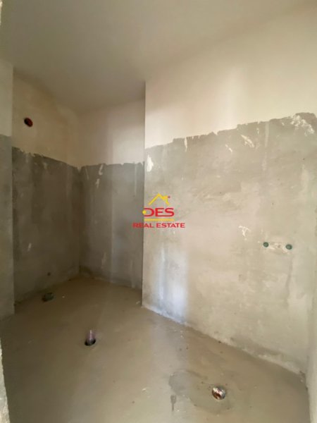 Vlore, shitet apartament 2+1+Ballkon Kati 9, 118 m² 177.000 € (Rruga Ismail Qemali)