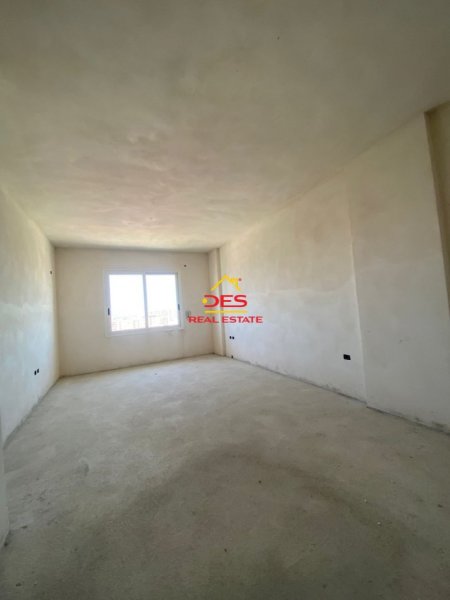 Vlore, shitet apartament 2+1+Ballkon Kati 9, 97 m² 146.100 € (Rruga Ismail Qemali)