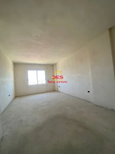 Vlore, shitet apartament 2+1+Ballkon Kati 9, 97 m² 146.100 € (Rruga Ismail Qemali)