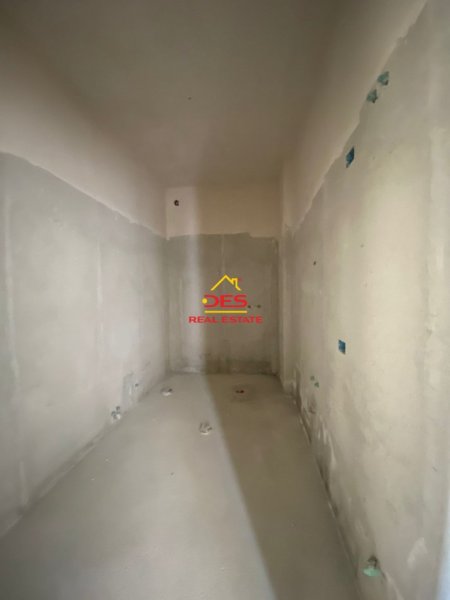 Vlore, shitet apartament 2+1+Ballkon Kati 9, 97 m² 146.100 € (Rruga Ismail Qemali)