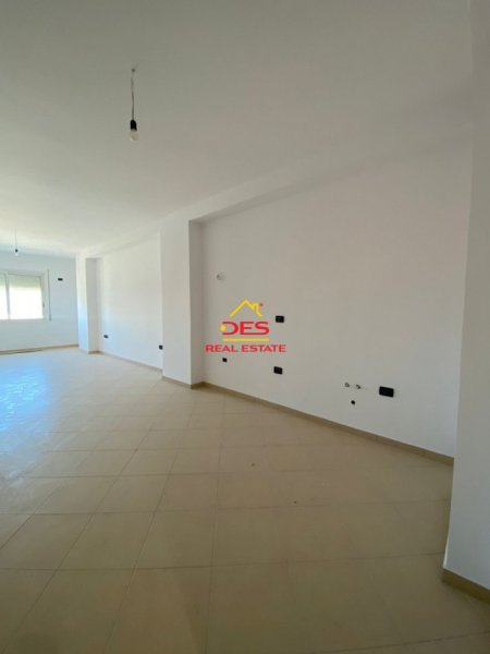 Vlore, shitet garsonier Kati 8, 56 m² 84.000 € (Rruga Ismail Qrmali)