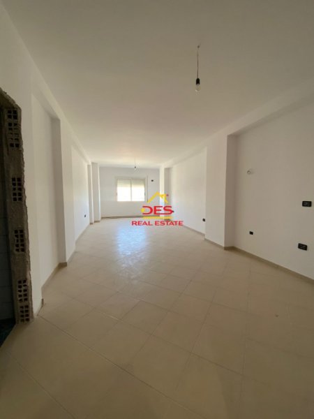 Vlore, shitet garsonier Kati 8, 56 m² 84.000 € (Rruga Ismail Qrmali)