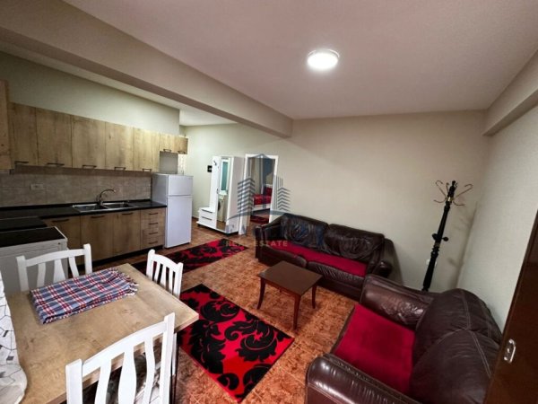 Tirane, jepet me qera apartament 1+1 Kati 0, 55 m² 400 € (Zogu i Zi,prane Ring Center)