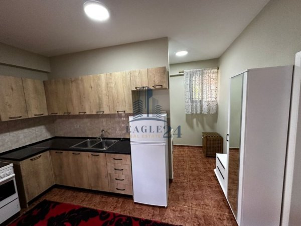 Tirane, jepet me qera apartament 1+1 Kati 0, 55 m² 400 € (Zogu i Zi,prane Ring Center)