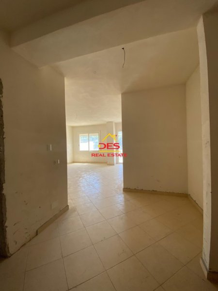 Vlore, shitet garsonier Kati 6, 62 m² 93.000 € (Rruga Ismail Qemali)