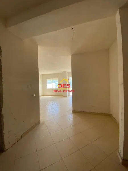 Vlore, shitet garsonier Kati 6, 62 m² 93.000 € (Rruga Ismail Qemali)