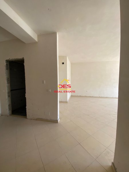 Vlore, shitet garsonier Kati 6, 62 m² 93.000 € (Rruga Ismail Qemali)