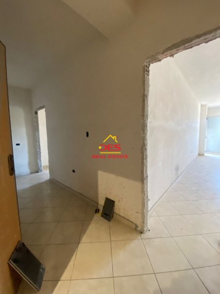 Vlore, shitet apartament 2+1 Kati 5, 129 m² 193.500 € (Rruga Ismail Qemali)