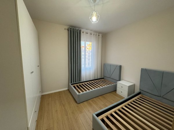 Tirane, jepet me qera apartament 2+1+Aneks+Ballkon Kati 5, 112 m² 500 € (Bulevardi Migjeni)