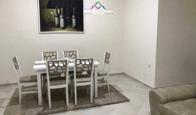 Tirane, jepet me qera apartament 2+1 Kati 1, 85 m² 350 € (FRESKU)