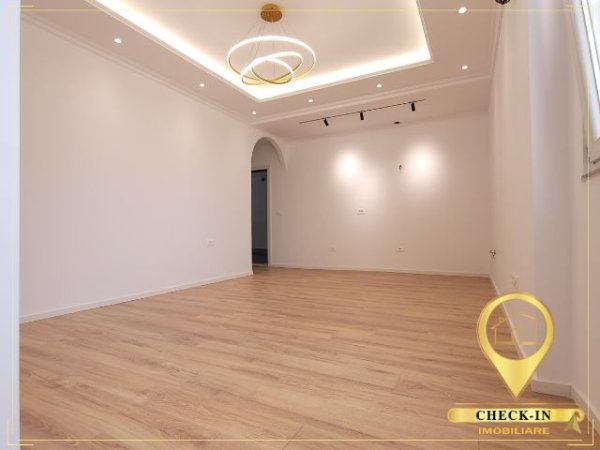 Tirane, shitet apartament 1+1+Ballkon Kati 7, 58 m² 120.000 € (Zogu i Zi)