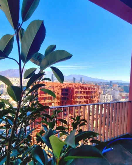 Tirane, jepet me qera apartament 2+1 , 125 m² 900 € (Rruga e Kavajes)