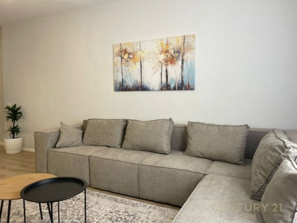 Tirane, jepet me qera apartament 2+1 Kati 3, 96 m² 900 € (21 dhjetori)