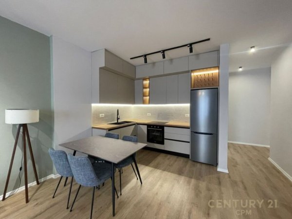 Tirane, jepet me qera apartament 2+1 Kati 3, 96 m² 900 € (21 dhjetori)