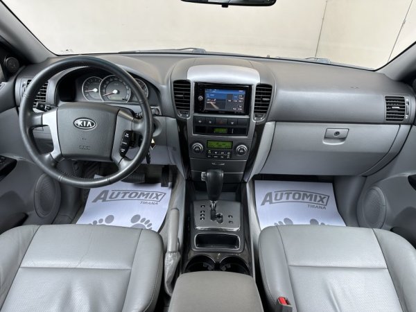 Tirane, shes SUV | Fuoristrad | Xhip KIA SORENTO Nafte, gri metalizato automatik Klima 161.000 km 5.900 €