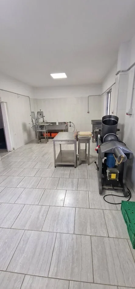 Tirane, shes Shitet punishte perpunimi mishi