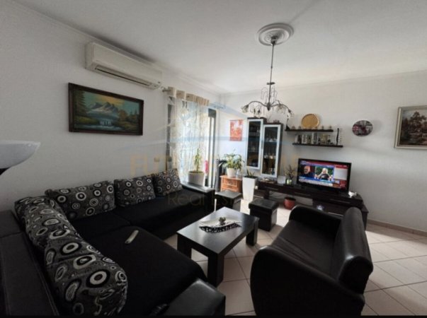 Tirane, shitet apartament 1+1 Kati 11, 82 m² 135.000 € (Rruga e Kavajës, përball Delijorgjit)