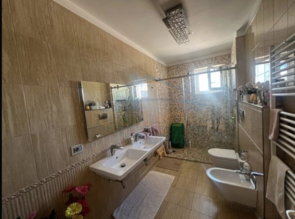 Tirane, shitet apartament+verande | Penthouse 3+1+Ballkon Kati 7, 139 m² 332.000 € (Rruga e Dibres)