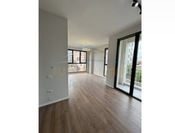 Tirane, shitet apartament 2+1 Kati 2, 105 m² 175.000 € (Rruga Sadik Petrela)