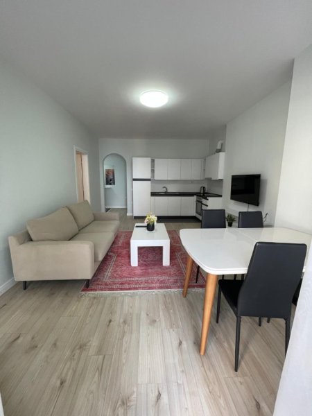 Durres, jepet me qera apartament 1+1+Ballkon Kati 2, 75 m² 400 € (Plazh durres pista Teuta)
