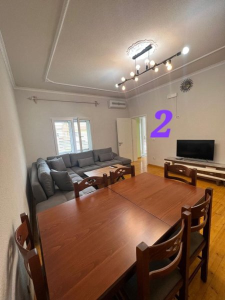 Tirane, jepet me qera apartament 2+1+Ballkon Kati 2, 90 m² 420 € (Bektash Berberi)
