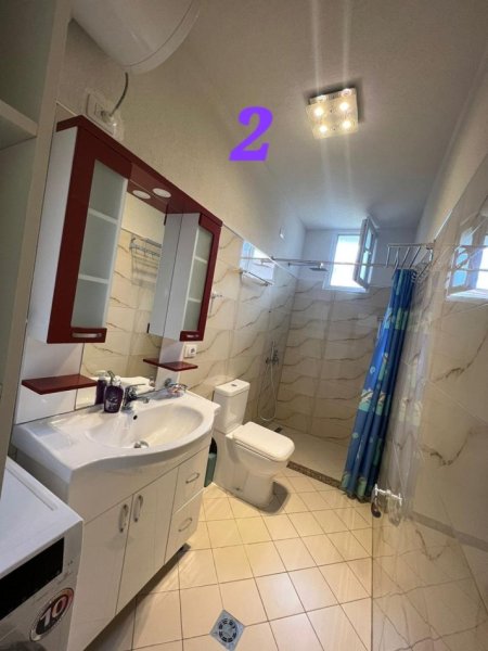 Tirane, jepet me qera apartament 2+1+Ballkon Kati 2, 90 m² 420 € (Bektash Berberi)