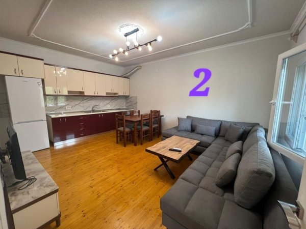 Tirane, jepet me qera apartament 2+1+Ballkon Kati 2, 90 m² 420 € (Bektash Berberi)