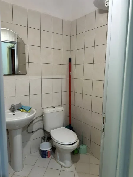 Tirane, jepet me qera apartament 2+1 Kati 0, 80 m² 300 € (Rruga Sokrat Miho)