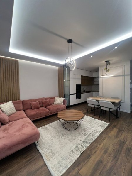 Tirane, jepet me qera apartament 2+1+2 Kati 5, 110 m² 900 € (Komuna e Parisit)