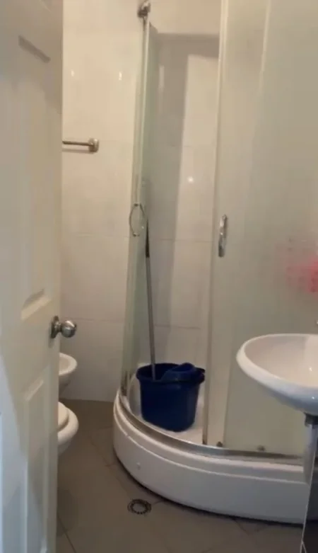 Tirane, jepet me qera apartament 1+1+Ballkon Kati 3, 65 m² 350 € (rruga Bill Klinton)