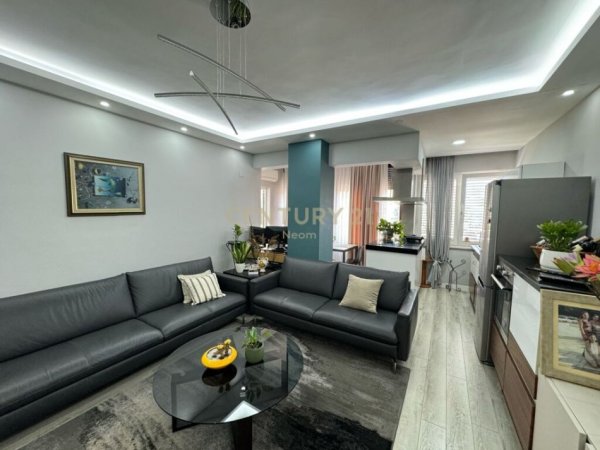 Tirane, shes apartament 1+1+Ballkon , 81 m² 185.000 € (Ish Blloku)