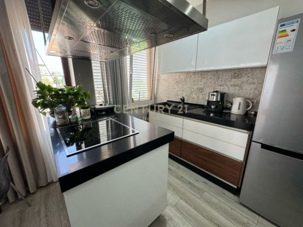 Tirane, shes apartament 1+1+Ballkon , 81 m² 185.000 € (Ish Blloku)