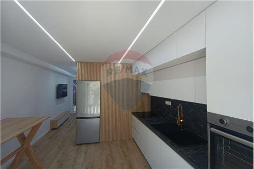 Tirane, jepet me qera apartament , 40 m² 550 € (Rruga e Kavajës, Albania)